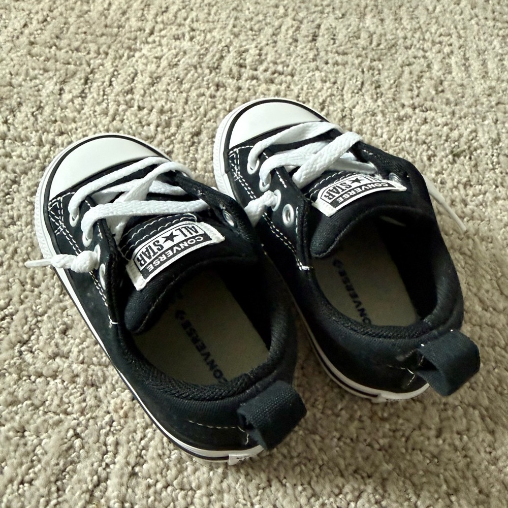 Converse Chuck Taylor All Star Toddler Black Low Top Sneakers Size 6T - Picture 4 of 5